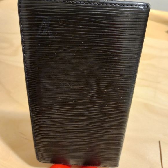 Authentic Louis Vuitton Wallets - Picture 15 of 16